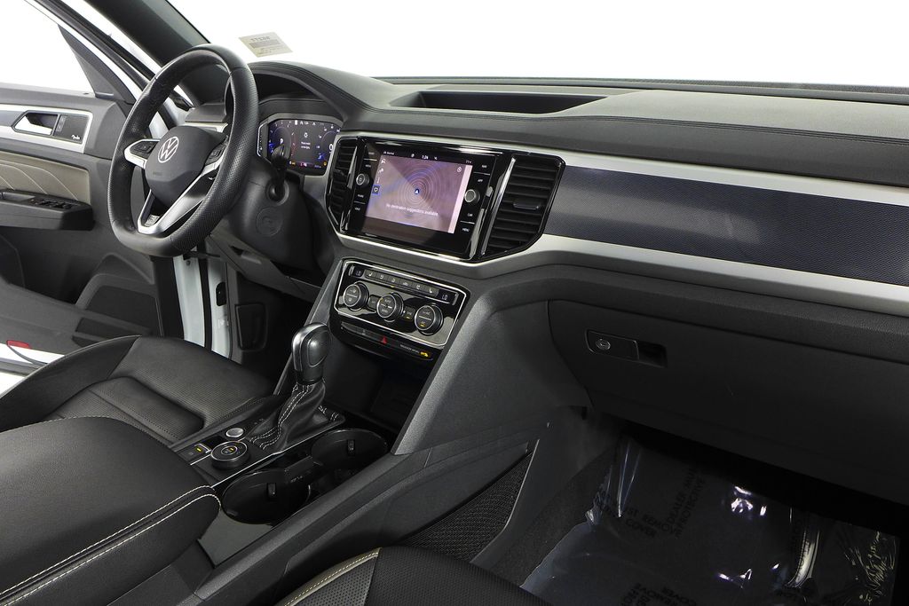 Thumbnail: 2023 Volkswagen Atlas - 13
