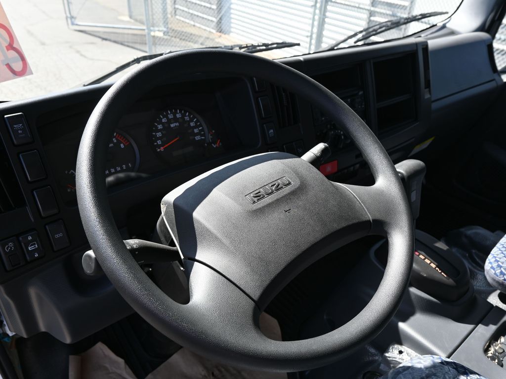 2024 Isuzu NPR HD 