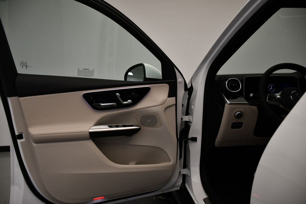 Thumbnail: 2026 Mercedes-Benz GLC - 31