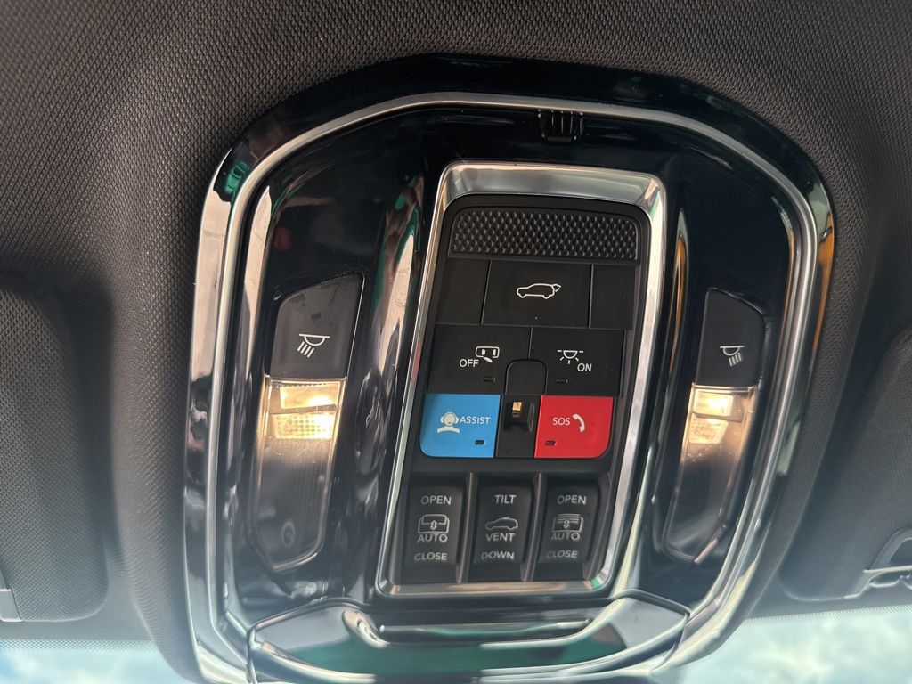2022 Jeep Grand Cherokee L Overland 4x2