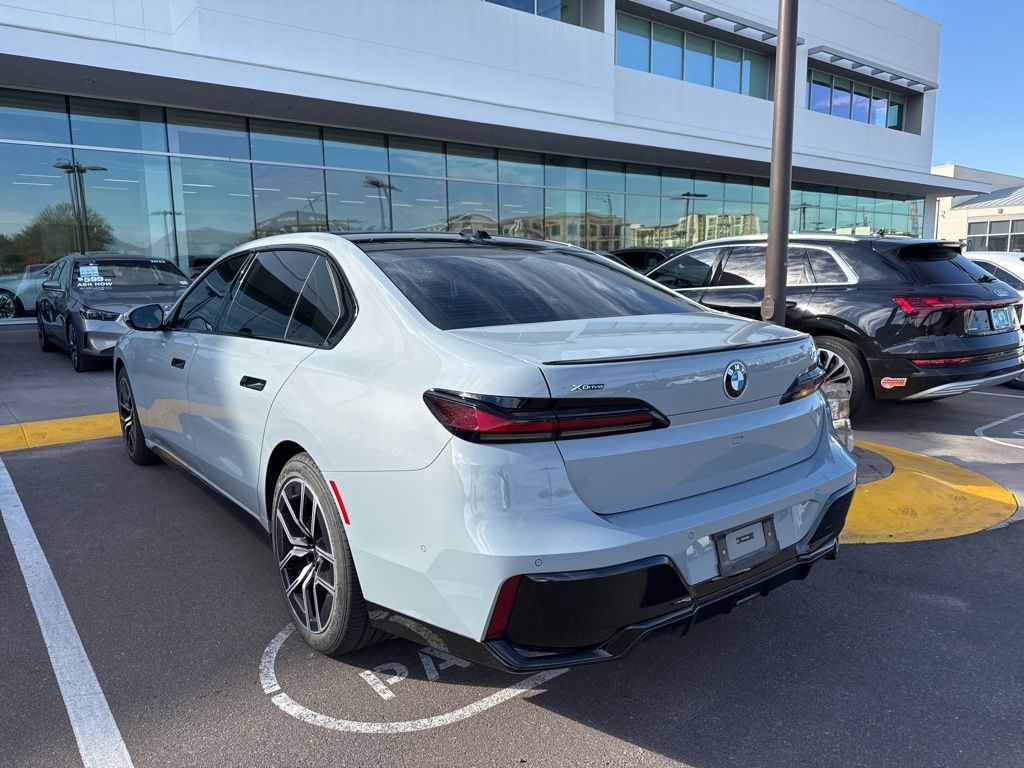 Thumbnail: 2024 BMW 7 Series - 7