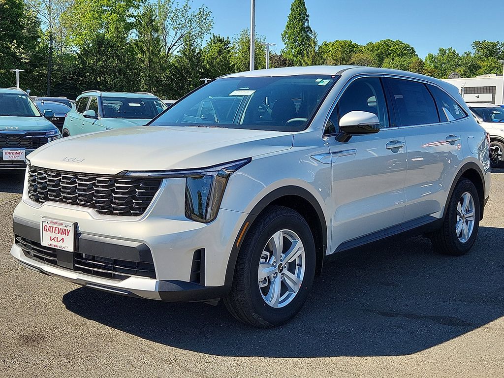 2026 Kia Sorento LX AT's photo