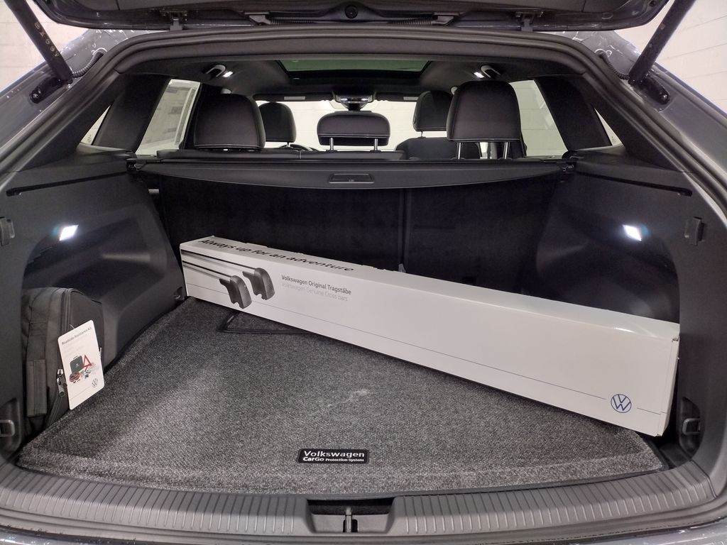 2026 Volkswagen Atlas Cross Sport 2.0T SEL R-Line Black