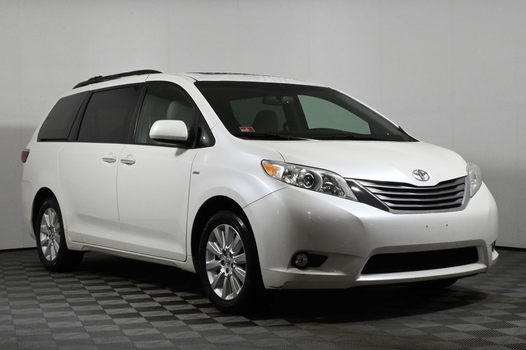 2016 Toyota Sienna XLE Premium 9