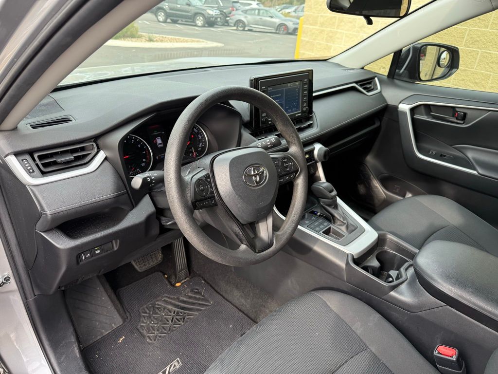 Thumbnail: 2021 Toyota RAV4 - 7