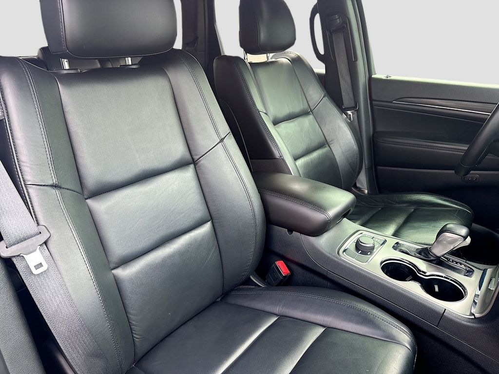 Used 2022 Black Jeep Limited image 28