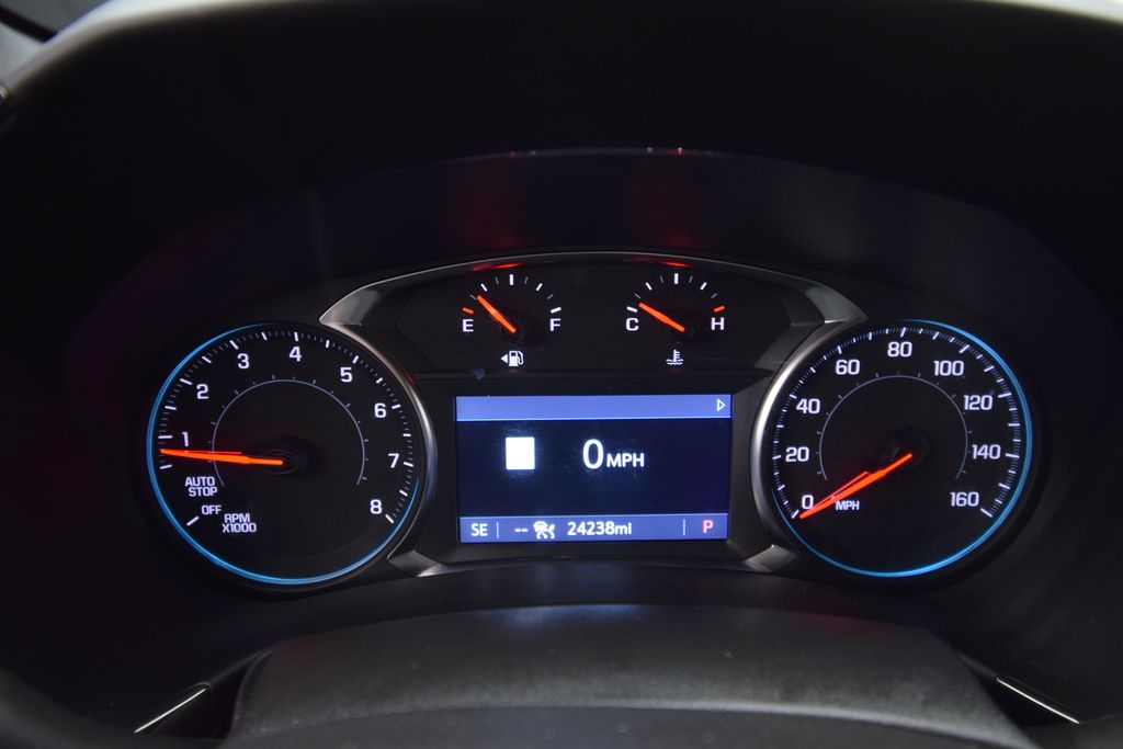 used 2022 Chevrolet Equinox car, priced at $25,000