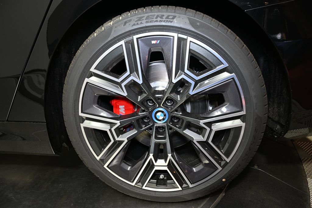 Thumbnail: 2025 BMW i5 - 12