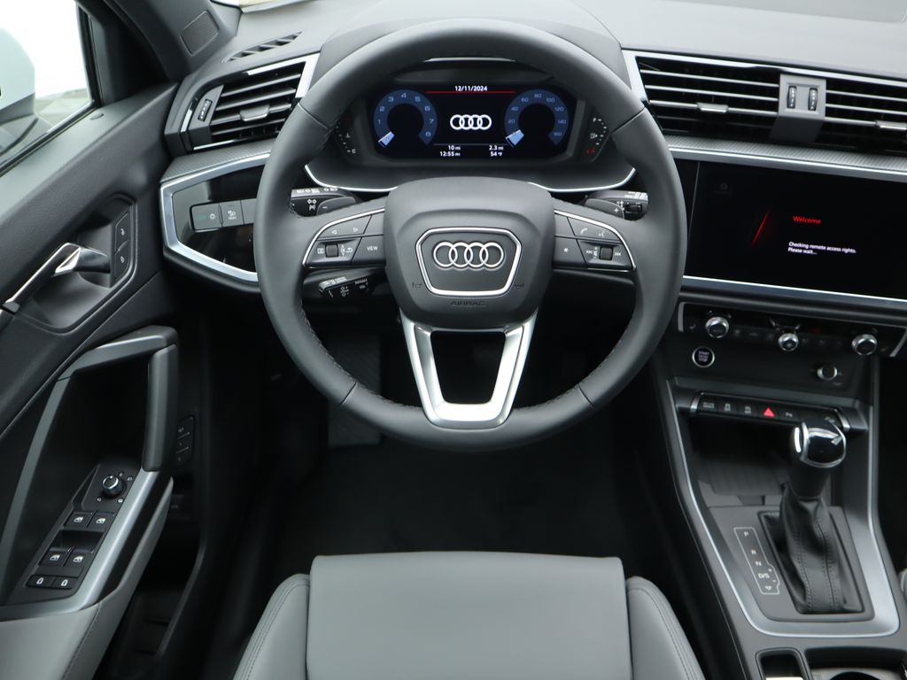 2025 Audi Q3  11