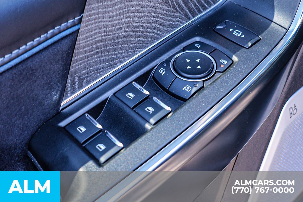 Used 2025 Black Ford Platinum image 48