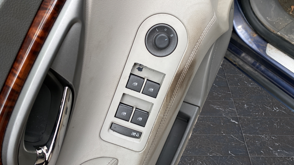 Used 2013 Atlantis Blue Metallic Buick Leather Group image 21