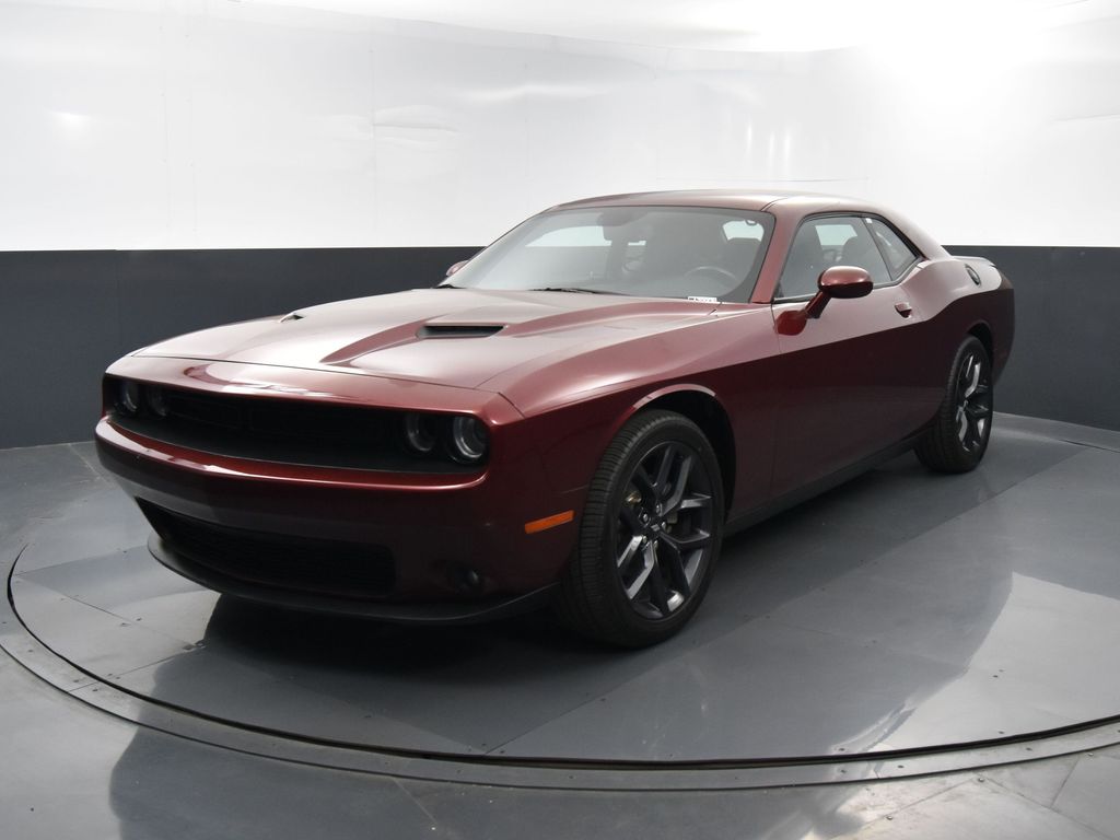 Octane Red Pearlcoat 2021 Dodge Challenger SXT RWD Coupe Rear-Wheel Drive 8-Speed Automatic