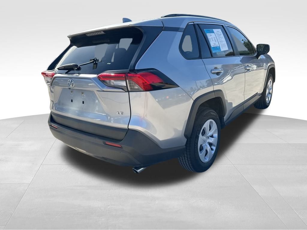 2020 Toyota RAV4 LE 8