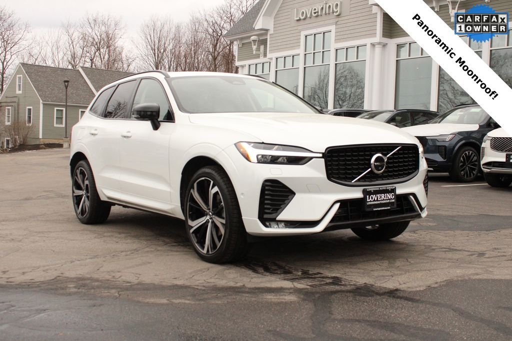 Crystal White Metallic 2023 Volvo XC60 B5 Ultimate Dark Theme AWD SUV / Crossover All-Wheel Drive Automatic
