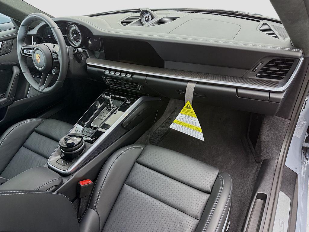Thumbnail: 2025 Porsche 911 - 20