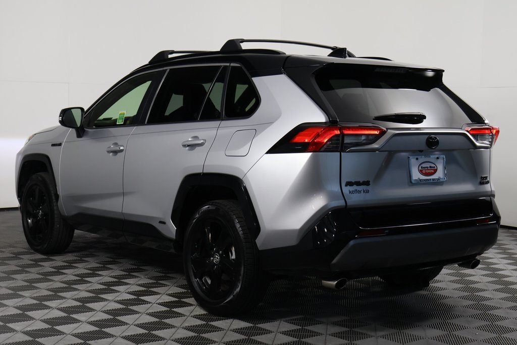 2020 Toyota RAV4 XSE 6