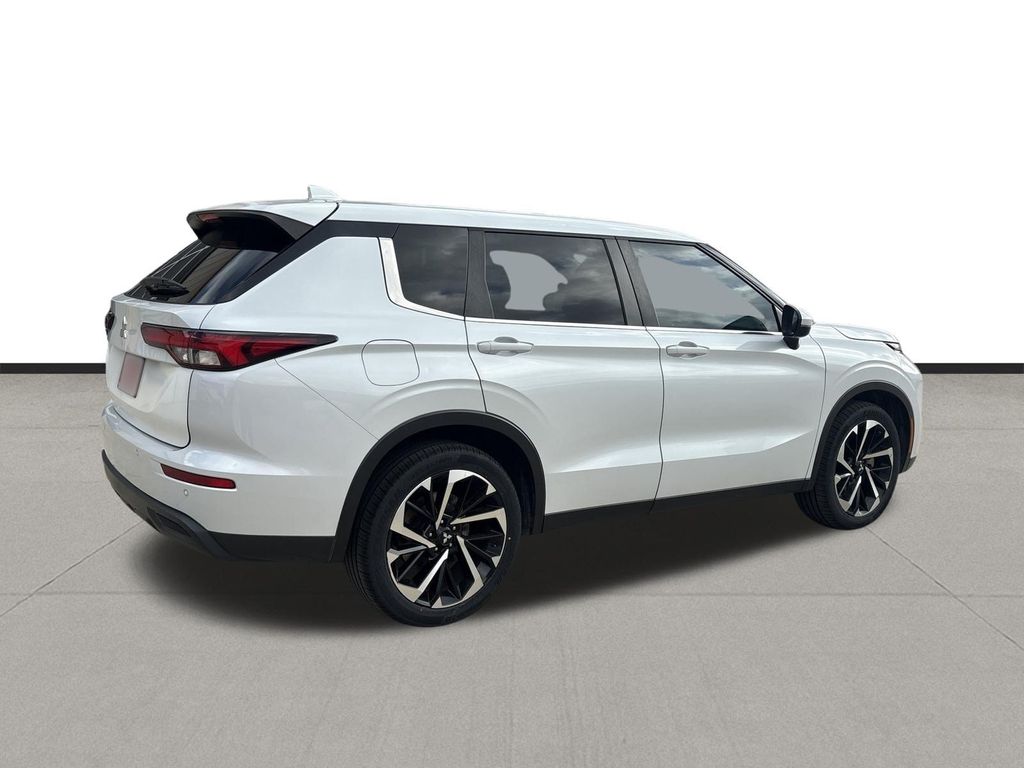 2022 Mitsubishi Outlander ES  at Community Toyota