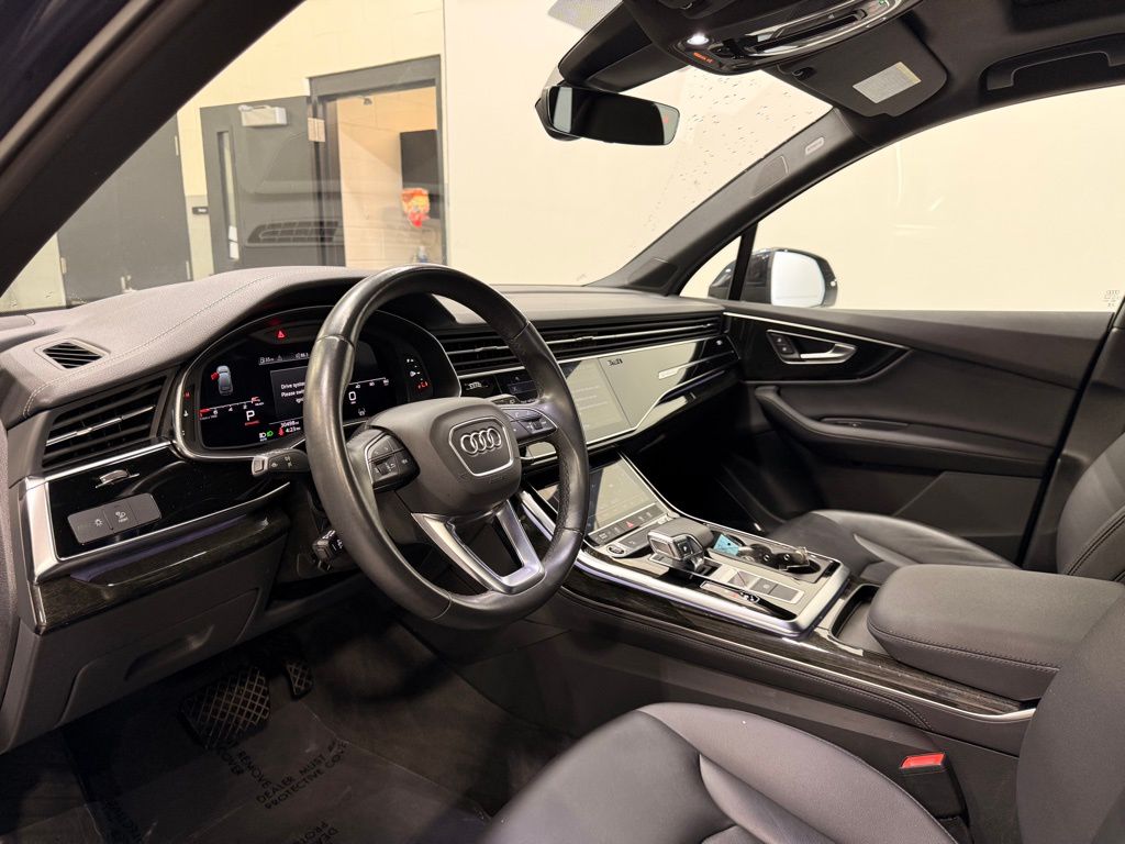 Thumbnail: 2023 Audi Q7 - 11