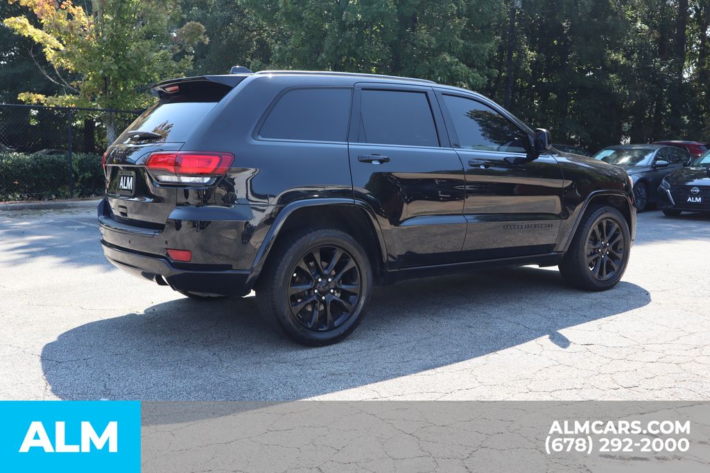 2018 Jeep Grand Cherokee Altitude photo 2