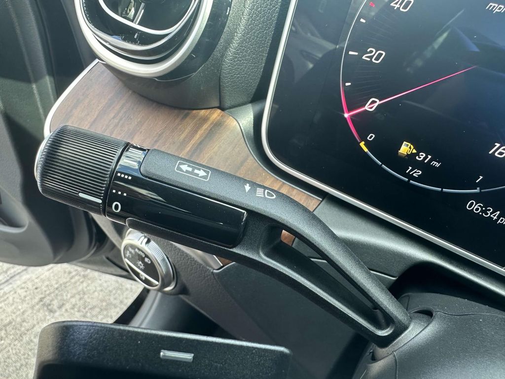 2025 Mercedes-Benz C-Class C 300 23