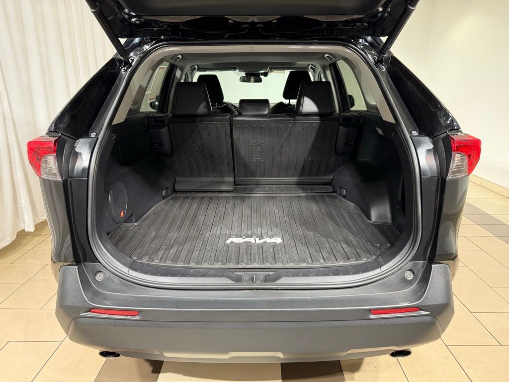 Thumbnail: 2019 Toyota RAV4 - 11