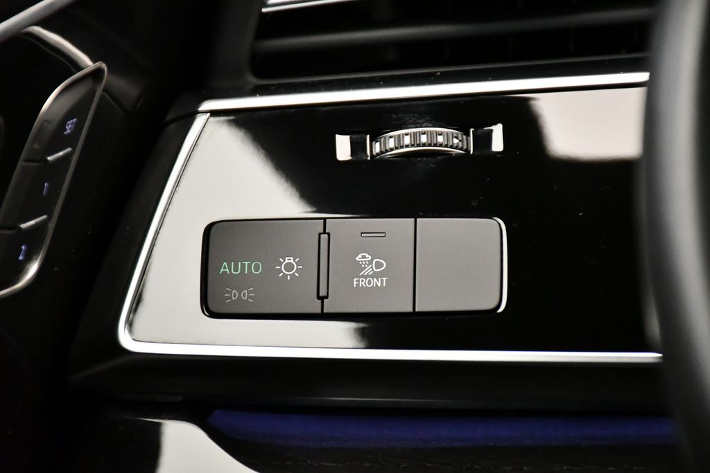 Thumbnail: 2024 Audi Q8 - 20