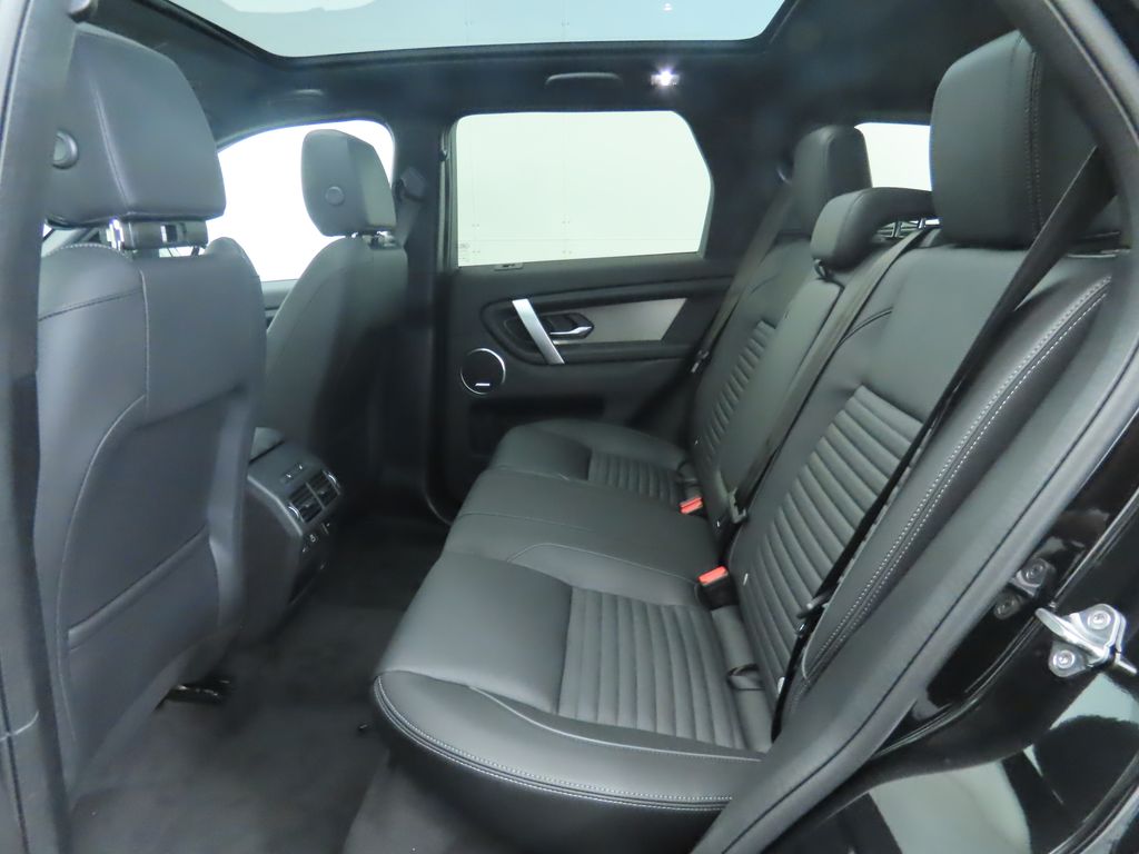 Thumbnail: 2024 Land Rover Discovery Sport - 23