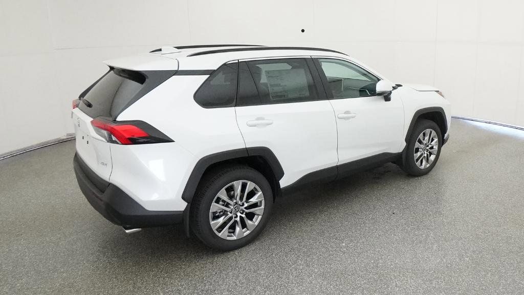 Thumbnail: 2025 Toyota RAV4 - 8