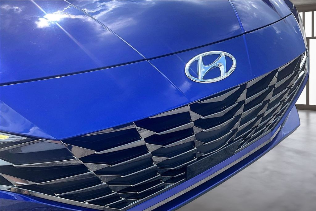 Used 2023 Hyundai Elantra Sedan