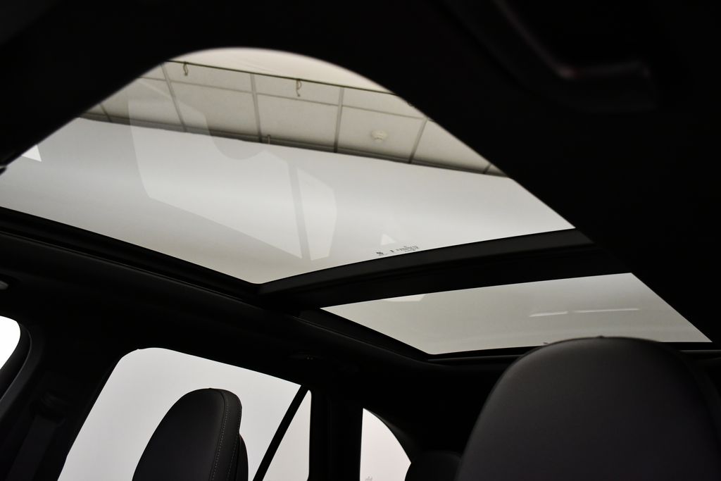 Thumbnail: 2026 Mercedes-Benz GLC - 17