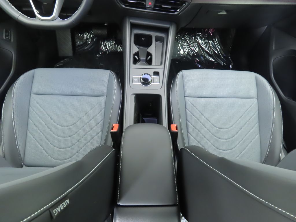 Thumbnail: 2025 Volkswagen Tiguan - 17