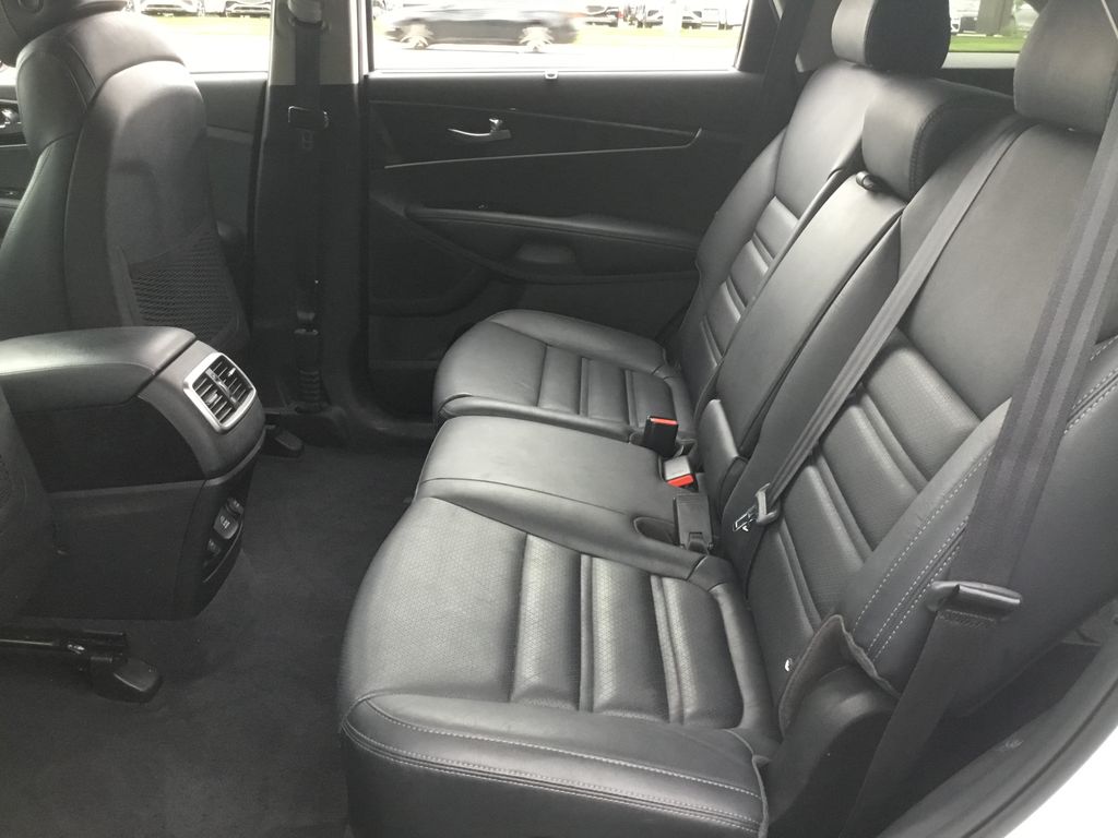 2017 Kia Sorento EX 13