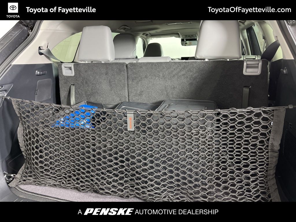 2025 Toyota Highlander XLE 12