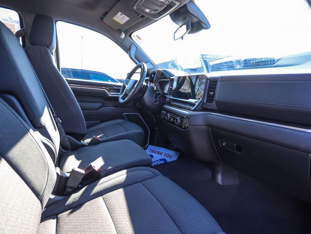 Thumbnail: 2026 Chevrolet Silverado 1500 - 29