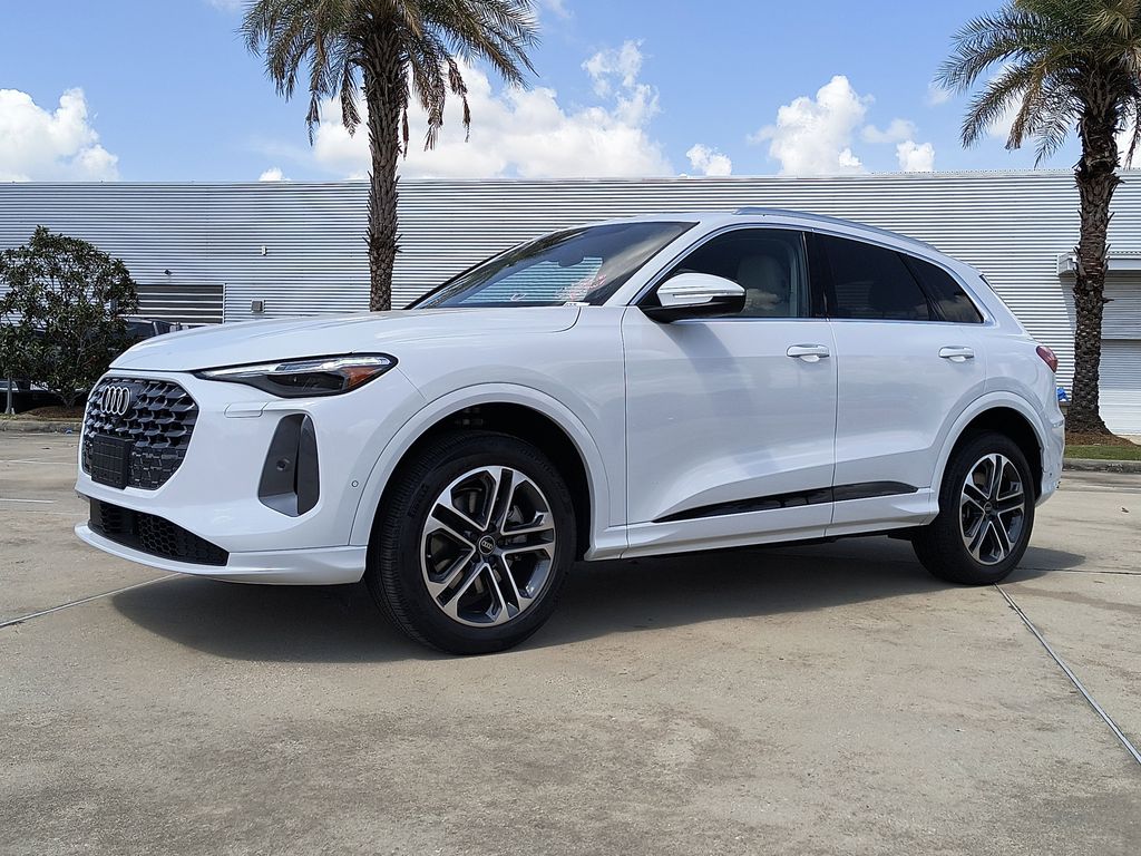 Glacier White 2025 Audi Q5 quattro Premium Plus 40 TFSI SUV / Crossover All-Wheel Drive 7-Speed Automatic