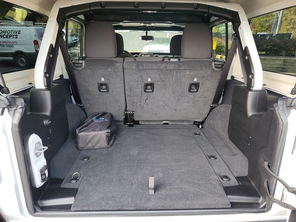 Thumbnail: 2023 Jeep Wrangler - 28