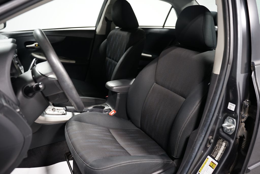 Thumbnail: 2013 Toyota Corolla - 21