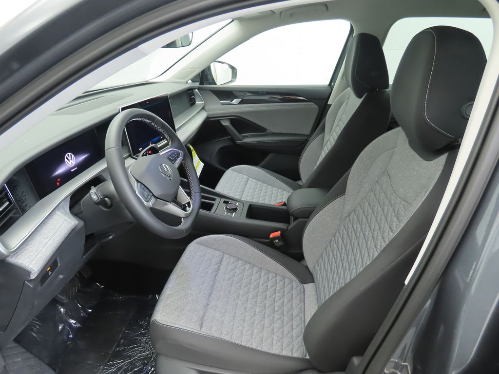 Thumbnail: 2025 Volkswagen Tiguan - 19