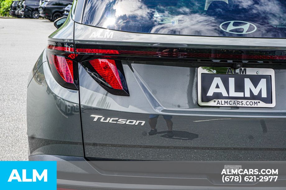 Used 2025 Gray Hyundai SEL image 13