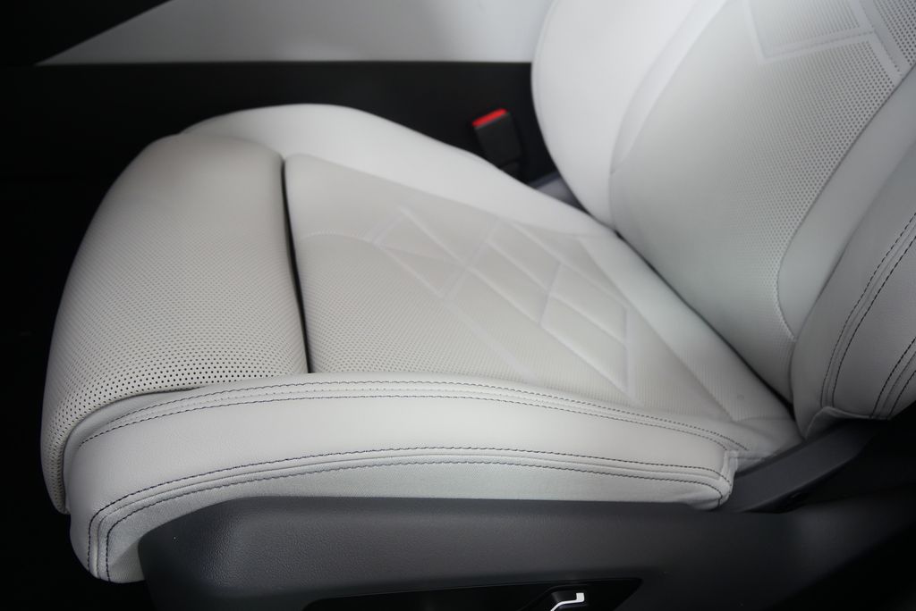 2026 BMW i5 eDrive40 10