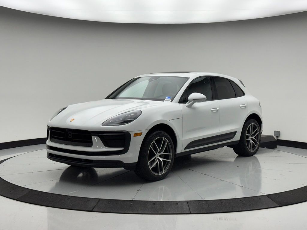  2026 Porsche Macan   
