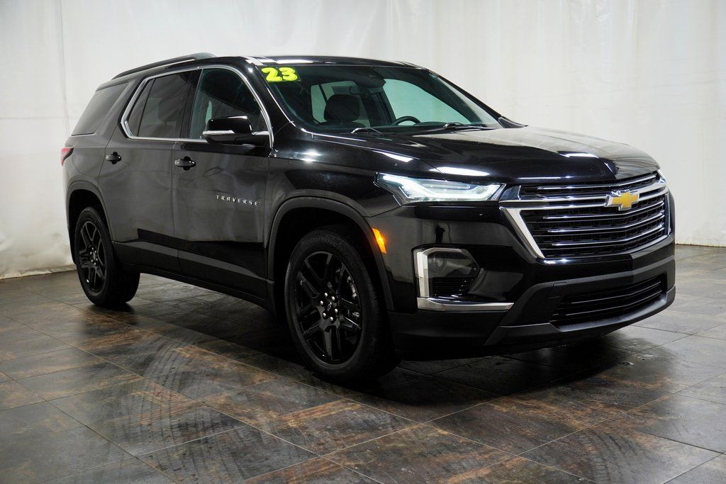 2023 Chevrolet Traverse LT Cloth FWD