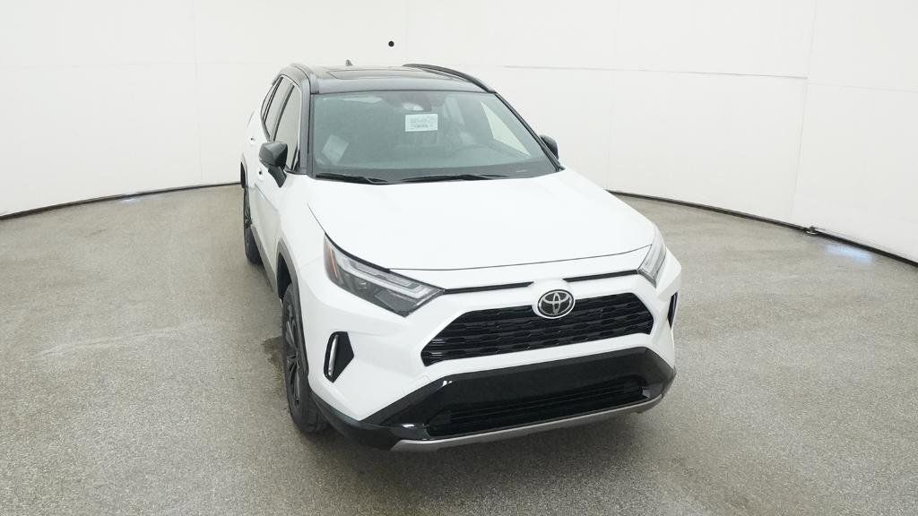 Thumbnail: 2025 Toyota RAV4 - 15