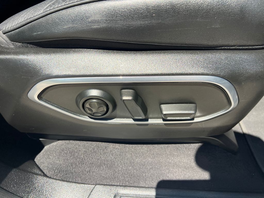Certified Used 2024 Silver Jeep Series III image 37