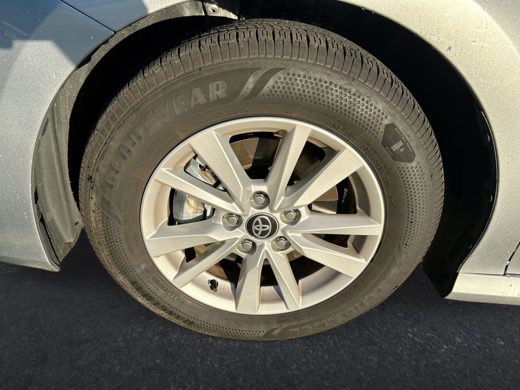 Thumbnail: 2026 Toyota Camry - 10