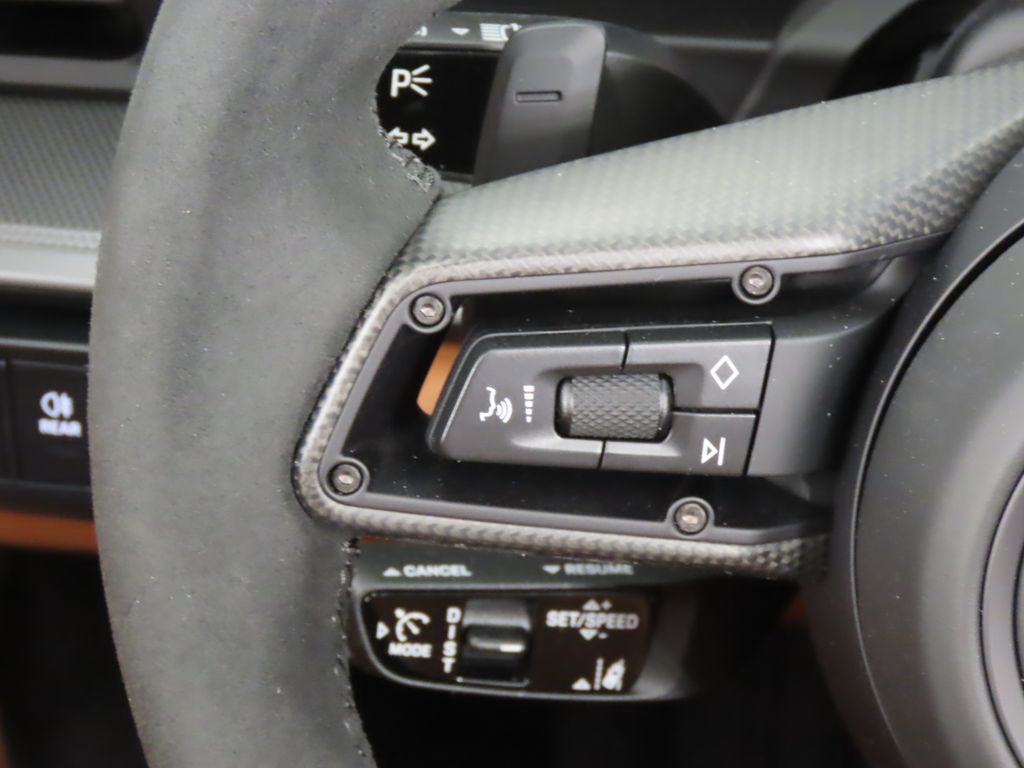 Thumbnail: 2025 Porsche 911 - 27