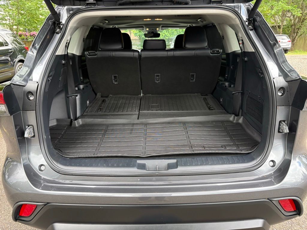2024 Toyota Highlander Hybrid XLE