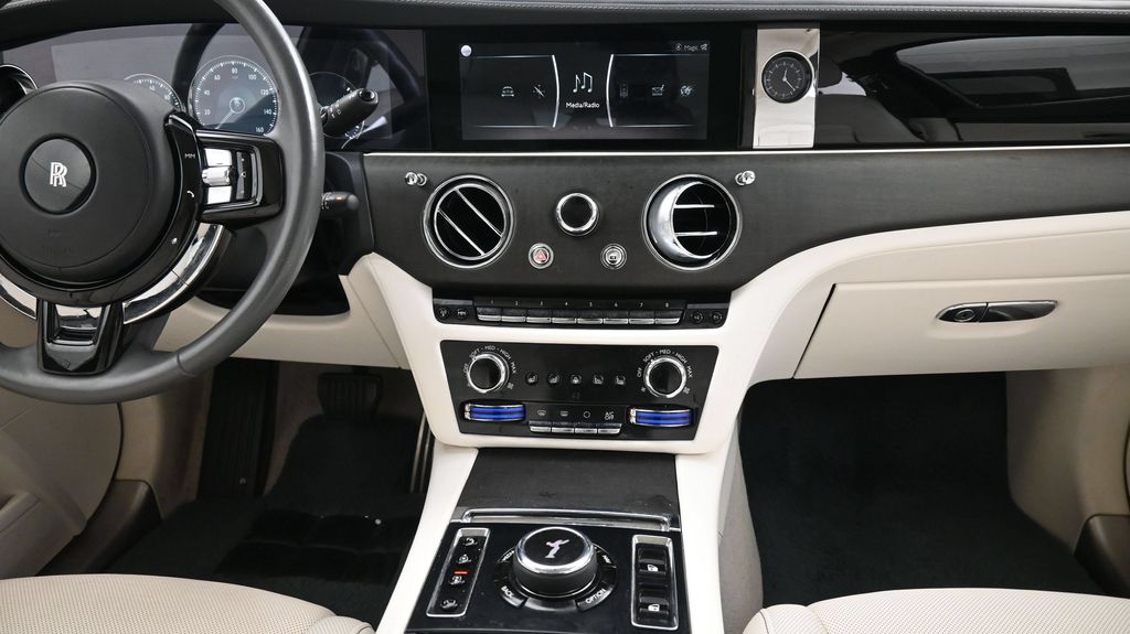Certified Used 2022 White Rolls-Royce  image 18