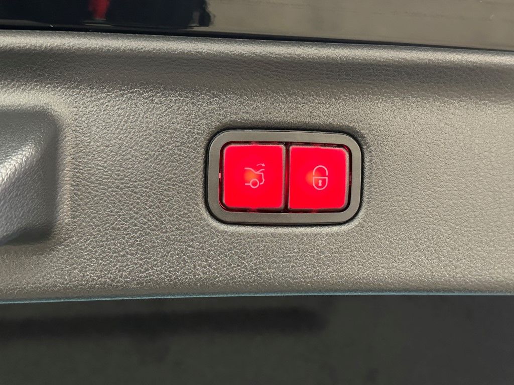 Thumbnail: 2025 Mercedes-Benz S-Class - 10