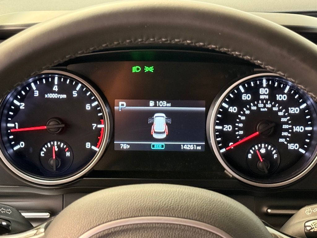 2024 Kia Carnival LX